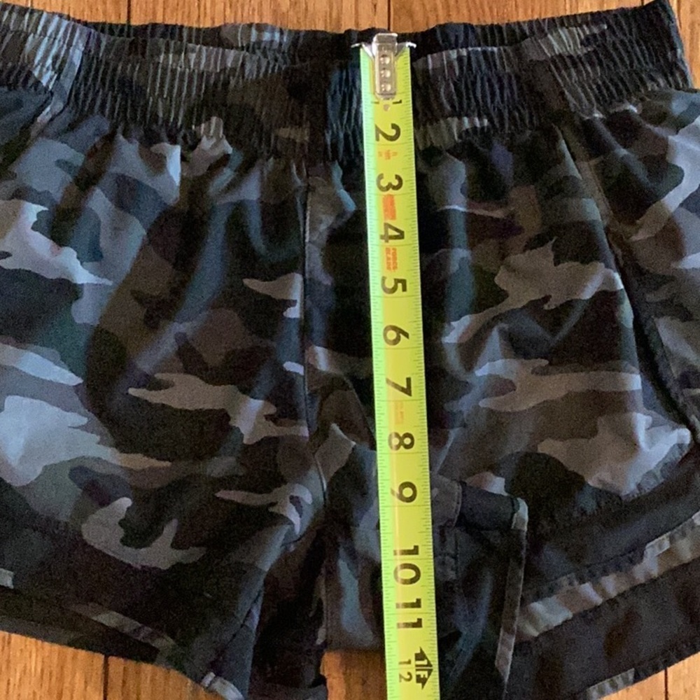 Athleta black camo Racer lined Running Shorts - Picture 14 of 15